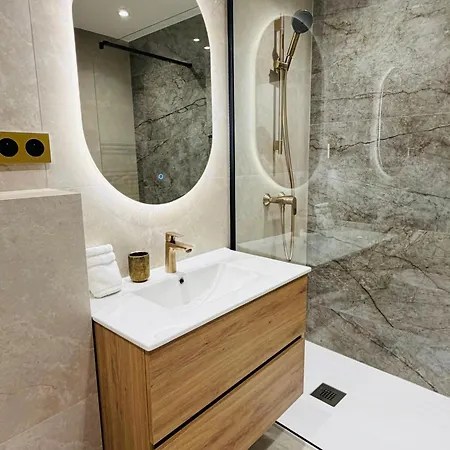 Monaco - Old Town - Climatisation - Seaview - Luxury Renovation * مينتون