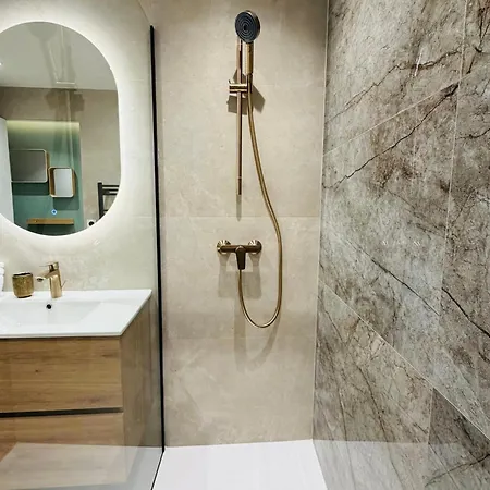 شقة Monaco - Old Town - Climatisation - Seaview - Luxury Renovation مينتون